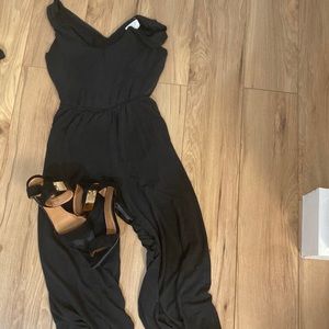 Black jersey material jumper jumpsuit romper